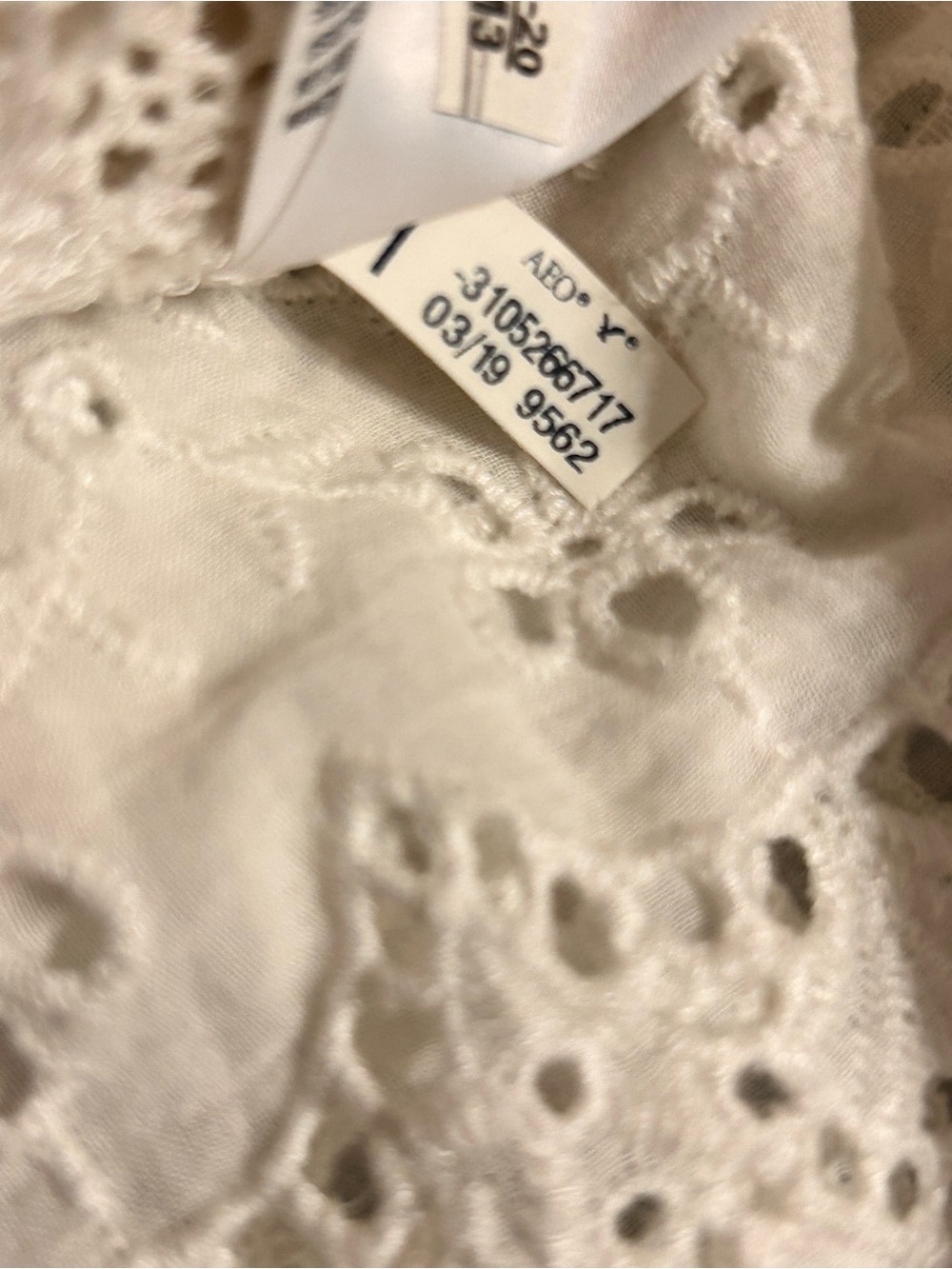 American Eagle Outfitters White Eyelet Lace Flare Sleeve Top Women XS Ethereal - Picture 11 of 12